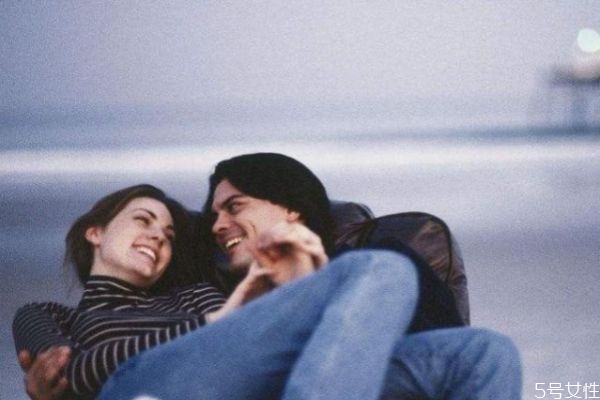 女生愛(ài)說(shuō)什么反話 女生什么時(shí)候愛(ài)說(shuō)反話