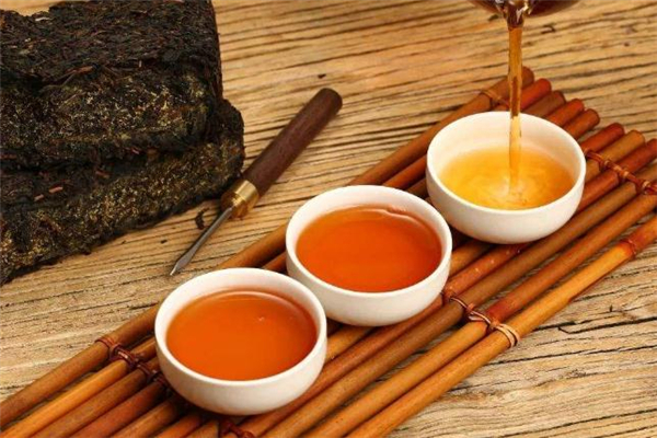 黑茶用多少度的水泡好 黑茶泡多長時間喝最好 黑茶用多少度的水泡好 黑茶泡多長時間喝最好