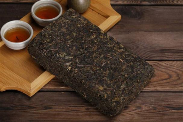 黑茶喝多了有什么危害 黑茶有什么副作用 黑茶喝多了有什么危害 黑茶有什么副作用