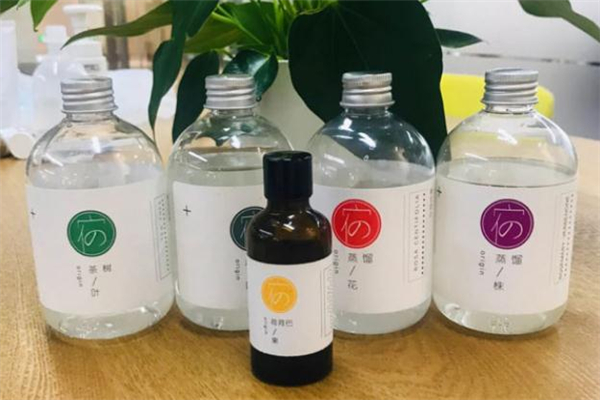 茶樹純露怎么用 茶樹純露可以天天用嗎 茶樹純露怎么用 茶樹純露可以天天用嗎