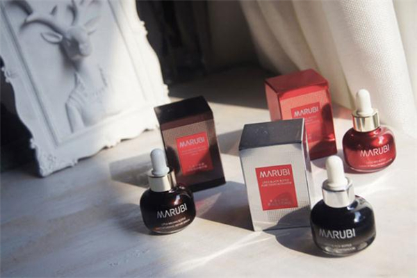 丸美小棕瓶和小黑瓶有什么區(qū)別-哪個好用 丸美小棕瓶和小黑瓶有什么區(qū)別-哪個好用