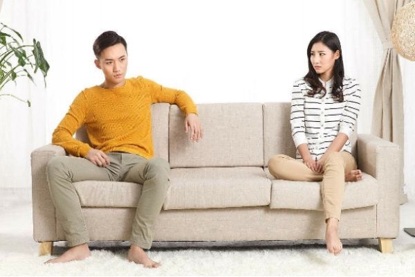 女生介意男生年齡比自己小嗎 女生介意男生年齡小嗎 女生介意男生年齡比自己小嗎 女生介意男生年齡小嗎