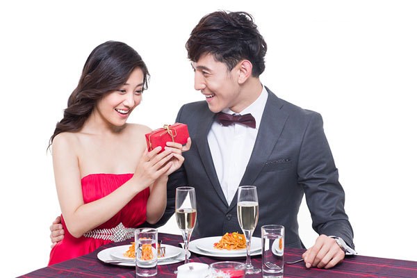 如何約會(huì)才有情調(diào)的技巧 女生約會(huì)遲到心理在想什么 如何約會(huì)才有情調(diào)的技巧 女生約會(huì)遲到心理在想什么