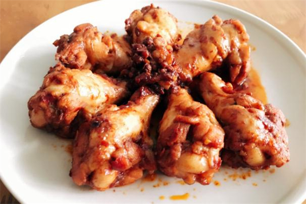 雞腿不能和什么一起吃 雞腿哪些人不能吃 雞腿不能和什么一起吃 雞腿哪些人不能吃