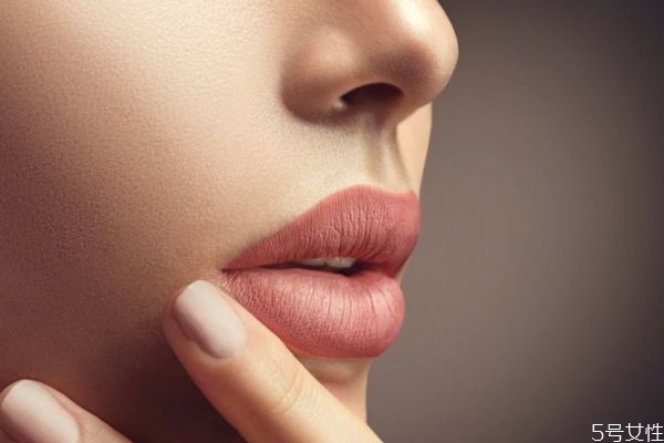 什么是唇炎呢 唇炎有什么危害呢 什么是唇炎呢 唇炎有什么危害呢