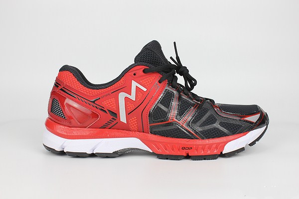 運(yùn)動(dòng)鞋買大半碼好嗎 運(yùn)動(dòng)鞋鞋碼的怎么選擇 運(yùn)動(dòng)鞋買大半碼好嗎 運(yùn)動(dòng)鞋鞋碼的怎么選擇