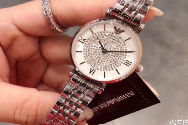阿瑪尼滿天星是機(jī)械表嗎 阿瑪尼是幾線品牌 阿瑪尼滿天星是機(jī)械表嗎 阿瑪尼是幾線品牌