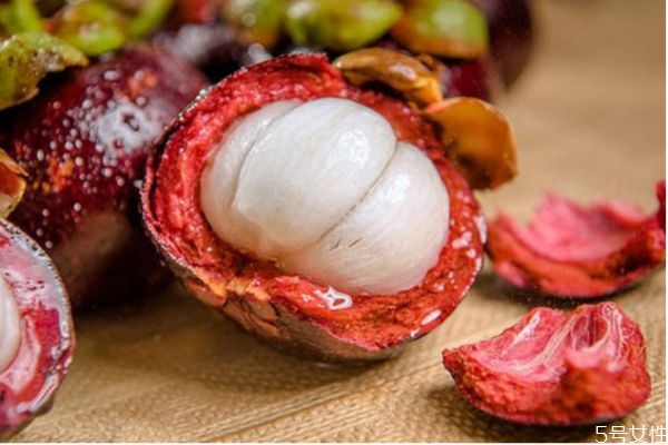 山竹盛產(chǎn)在什么季節(jié)呢 什么時(shí)候吃山竹比較好呢 山竹盛產(chǎn)在什么季節(jié)呢 什么時(shí)候吃山竹比較好呢