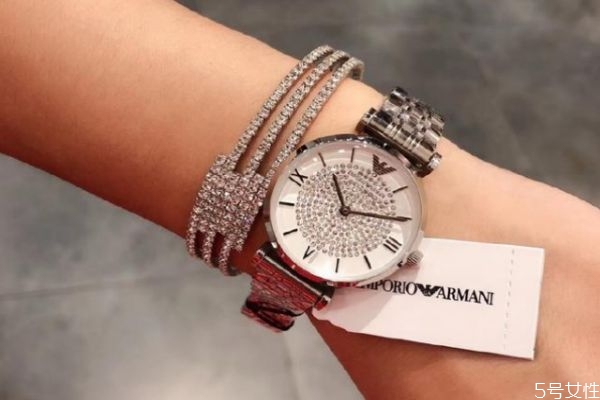 阿瑪尼滿天星是機(jī)械表嗎 阿瑪尼是幾線品牌 阿瑪尼滿天星是機(jī)械表嗎 阿瑪尼是幾線品牌