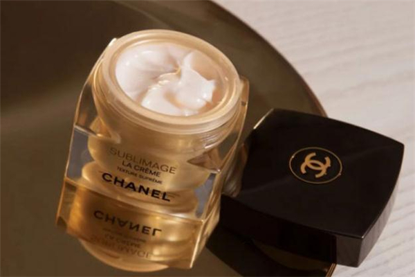 香奈兒金磚面霜怎么樣 香奈兒金磚面霜會長痘嗎 香奈兒金磚面霜怎么樣 香奈兒金磚面霜會長痘嗎