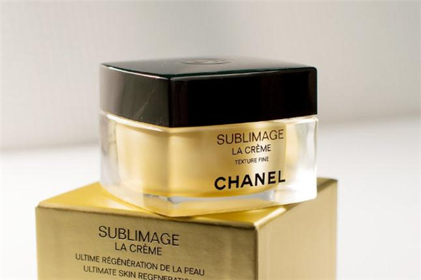 香奈兒金磚面霜用法 香奈兒金磚面霜和海藍(lán)之謎哪個(gè)好 香奈兒金磚面霜用法 香奈兒金磚面霜和海藍(lán)之謎哪個(gè)好