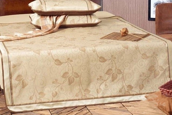 嬰兒適合用冰絲涼席嗎 什么涼席適合嬰兒 嬰兒適合用冰絲涼席嗎 什么涼席適合嬰兒