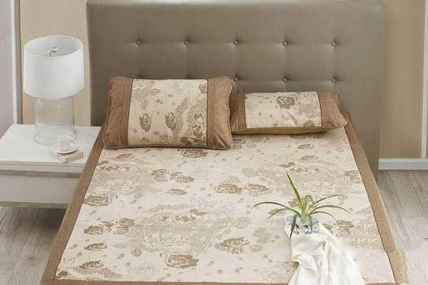 嬰兒適合用冰絲涼席嗎 什么涼席適合嬰兒 嬰兒適合用冰絲涼席嗎 什么涼席適合嬰兒