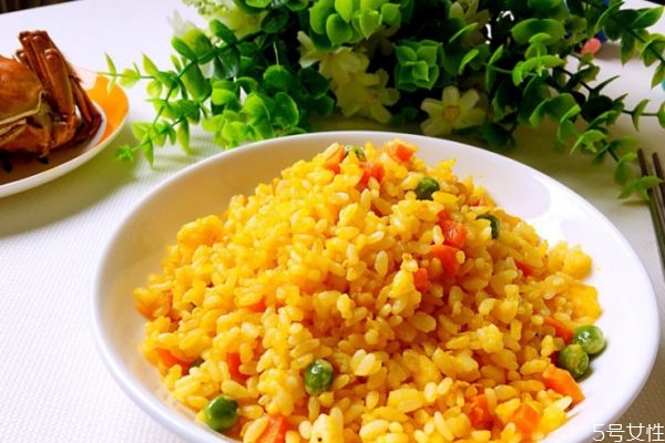 什么是蟹黃呢 蟹黃有什么營(yíng)養(yǎng)價(jià)值呢 什么是蟹黃呢 蟹黃有什么營(yíng)養(yǎng)價(jià)值呢