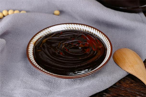 甜面醬不能和什么一起吃 甜面醬哪些人不能吃 甜面醬不能和什么一起吃 甜面醬哪些人不能吃