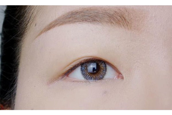 內(nèi)雙腫泡眼怎么化妝好看 內(nèi)雙腫泡眼化妝步驟 內(nèi)雙腫泡眼怎么化妝好看 內(nèi)雙腫泡眼化妝步驟