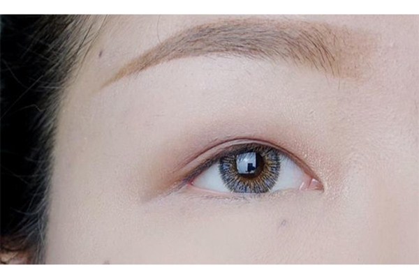 內(nèi)雙腫泡眼怎么化妝好看 內(nèi)雙腫泡眼化妝步驟 內(nèi)雙腫泡眼怎么化妝好看 內(nèi)雙腫泡眼化妝步驟