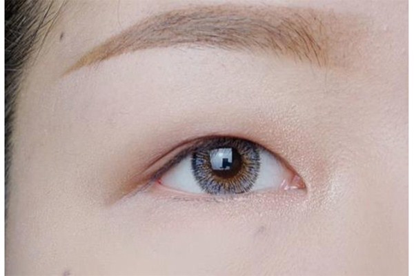 內(nèi)雙腫泡眼怎么化妝好看 內(nèi)雙腫泡眼化妝步驟 內(nèi)雙腫泡眼怎么化妝好看 內(nèi)雙腫泡眼化妝步驟