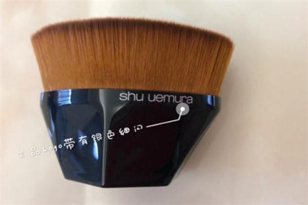 植村秀55號粉底刷真假對比 植村秀粉底刷是什么毛 植村秀55號粉底刷真假對比 植村秀粉底刷是什么毛