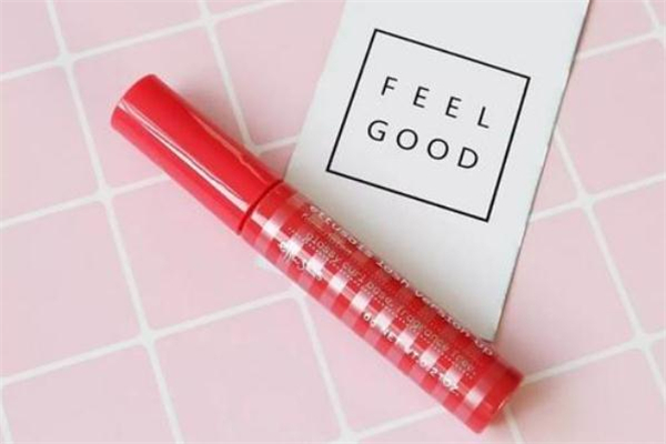 艾杜紗睫毛打底膏和kate哪個好-紅色還是黑色好用 艾杜紗睫毛打底膏和kate哪個好-紅色還是黑色好用