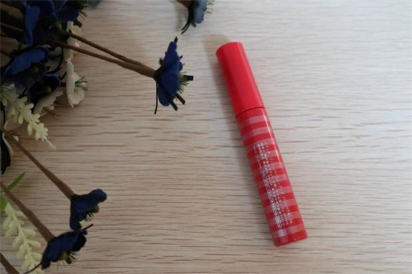 艾杜紗睫毛打底膏和kate哪個好-紅色還是黑色好用 艾杜紗睫毛打底膏和kate哪個好-紅色還是黑色好用