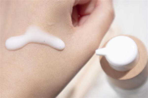 谷雨仙人掌水乳成分 谷雨仙人掌水乳適合油皮嗎 谷雨仙人掌水乳成分 谷雨仙人掌水乳適合油皮嗎