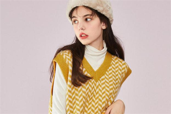 針織背心配什么內(nèi)搭好看 奶奶背心穿搭指南 針織背心配什么內(nèi)搭好看 奶奶背心穿搭指南