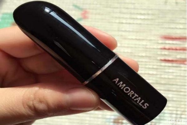 amortals溫變唇膏好用嗎 爾木萄變色潤唇膏 amortals溫變唇膏好用嗎 爾木萄變色潤唇膏