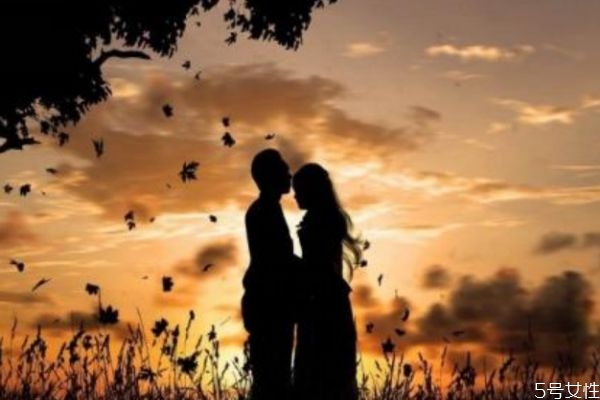 愛情不再的表現(xiàn)有什么呢 如何挽回破碎的婚姻呢 愛情不再的表現(xiàn)有什么呢 如何挽回破碎的婚姻呢