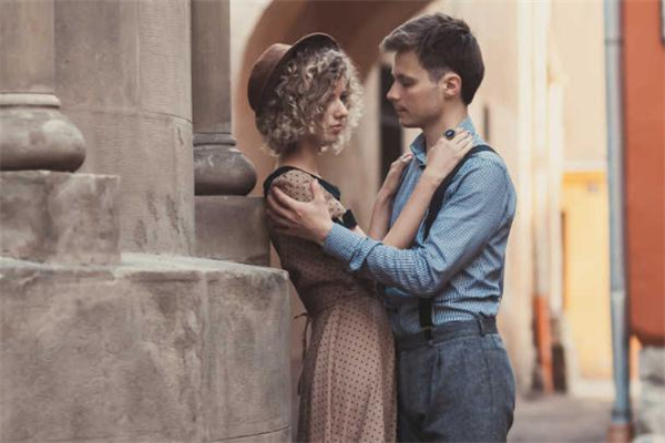 感情中懂和愛(ài)哪個(gè)更重要 愛(ài)你和懂你哪個(gè)更重要