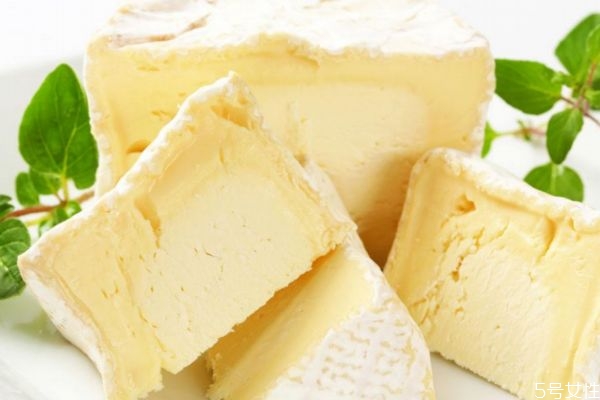 奶酪的主要成分是什么呢 奶酪是怎么做的呢 奶酪的主要成分是什么呢 奶酪是怎么做的呢