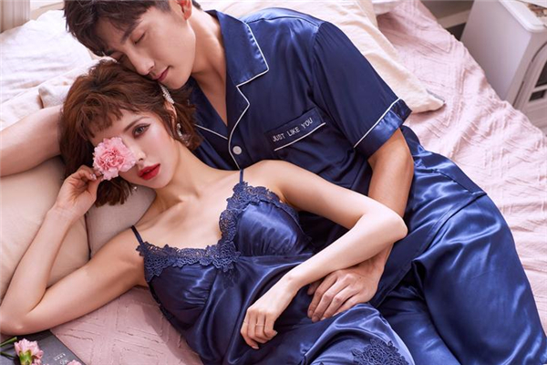 為什么很多人喜歡穿真絲睡衣 真絲睡衣價格如何 為什么很多人喜歡穿真絲睡衣 真絲睡衣價格如何