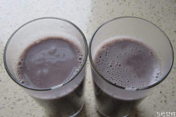 黑豆?jié){可以經(jīng)常喝嗎 黑豆?jié){適合什么人群喝呢 黑豆?jié){可以經(jīng)常喝嗎 黑豆?jié){適合什么人群喝呢