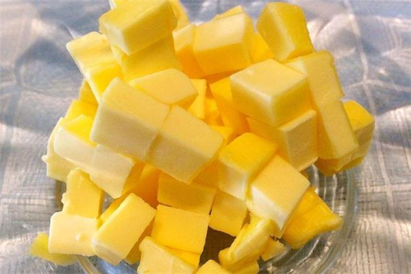 黃油怎么打發(fā) 黃油打發(fā)是什么樣子 黃油怎么打發(fā) 黃油打發(fā)是什么樣子