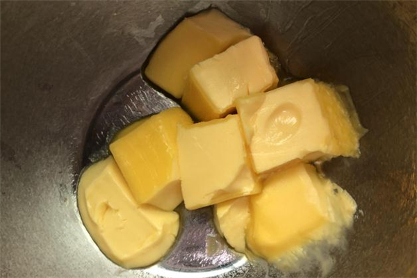 黃油什么人不能吃 黃油不能和什么一起吃 黃油什么人不能吃 黃油不能和什么一起吃