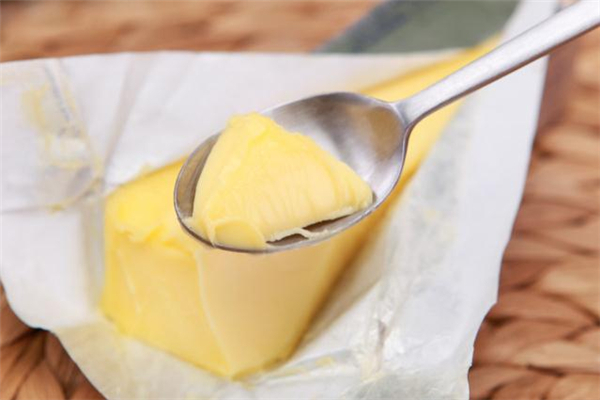 黃油和豬油哪個(gè)更健康 黃油和豬油的區(qū)別 黃油和豬油哪個(gè)更健康 黃油和豬油的區(qū)別