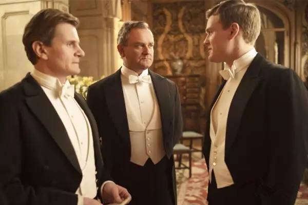 什么是燕尾服 燕尾服怎么搭配好看 什么是燕尾服 燕尾服怎么搭配好看