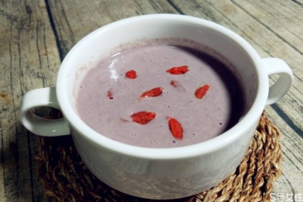 經(jīng)期可以喝黑豆?jié){嗎 經(jīng)期喝黑豆?jié){會(huì)怎么樣呢 經(jīng)期可以喝黑豆?jié){嗎 經(jīng)期喝黑豆?jié){會(huì)怎么樣呢