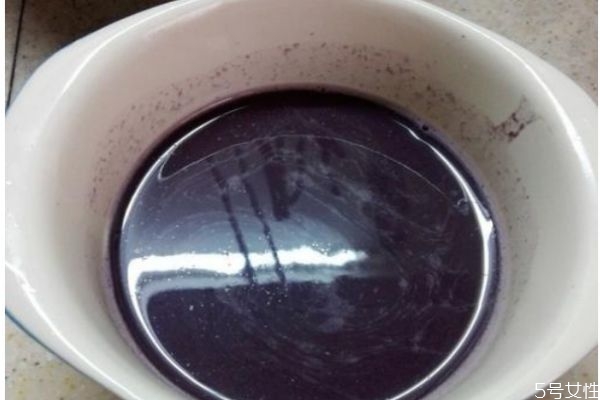 什么時(shí)候喝黑豆?jié){最好呢 黑豆?jié){的主要作用有什么呢 什么時(shí)候喝黑豆?jié){最好呢 黑豆?jié){的主要作用有什么呢