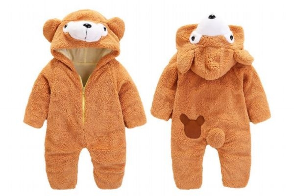 寶寶連體衣里面穿什么 連體衣怎么換尿布 寶寶連體衣里面穿什么 連體衣怎么換尿布