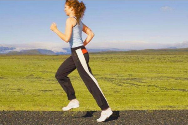 跑步前要擦水乳嗎 跑步前后護(hù)膚注意事項