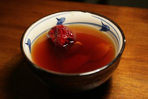 紅糖姜水有暖宮作用嗎 紅糖姜水怎么喝暖宮 紅糖姜水有暖宮作用嗎 紅糖姜水怎么喝暖宮