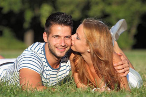 男朋友占有欲強(qiáng)是愛嗎 男朋友占有欲強(qiáng)是什么體驗