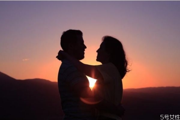 八分鐘約會是什么意思 八分鐘約會的意思 八分鐘約會是什么意思 八分鐘約會的意思