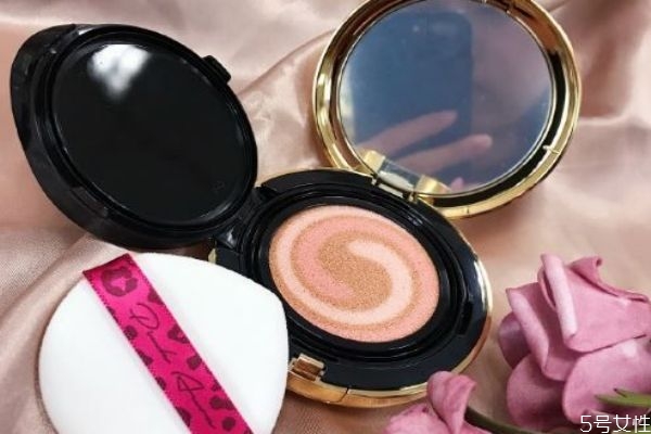 豹紋氣墊和愛(ài)敬哪個(gè)好用 dpc氣墊跟愛(ài)敬哪個(gè)好 豹紋氣墊和愛(ài)敬哪個(gè)好用 dpc氣墊跟愛(ài)敬哪個(gè)好