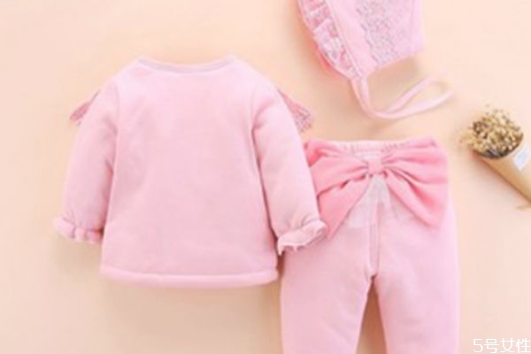 冬天寶寶如何穿衣服 冬天寶寶穿衣的原則 冬天寶寶如何穿衣服 冬天寶寶穿衣的原則