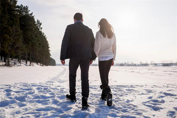 放棄深愛的人是什么滋味 放棄很喜歡的人是什么感受 放棄深愛的人是什么滋味 放棄很喜歡的人是什么感受