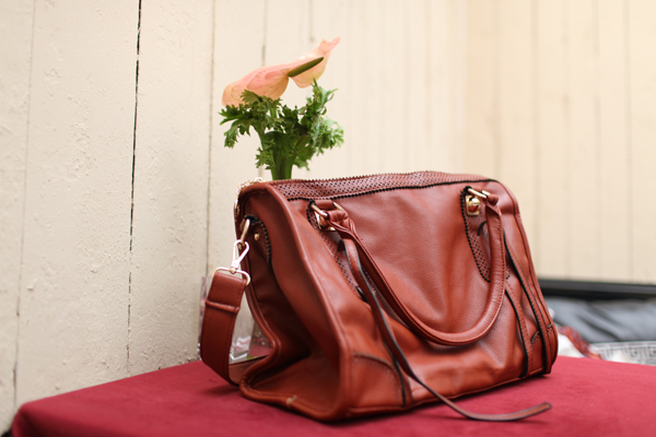 牛皮包太硬怎么辦 牛皮包和羊皮包哪個(gè)好 牛皮包太硬怎么辦 牛皮包和羊皮包哪個(gè)好