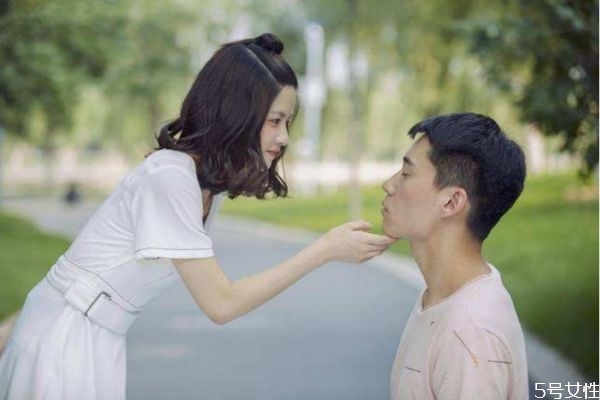 網(wǎng)戀怎么試探對方真心 網(wǎng)戀真的會有結(jié)果嗎 網(wǎng)戀怎么試探對方真心 網(wǎng)戀真的會有結(jié)果嗎