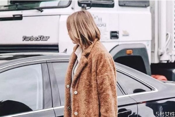 羊羔毛衣服怎么洗 羊羔毛皮草護(hù)理的方法 羊羔毛衣服怎么洗 羊羔毛皮草護(hù)理的方法